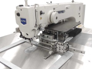 Máquina de Costura Industrial Filigrana Eletrônica com Alimentação e Motor Servo Direct Drive e Área de Trabalho 300x200mm ALPHA