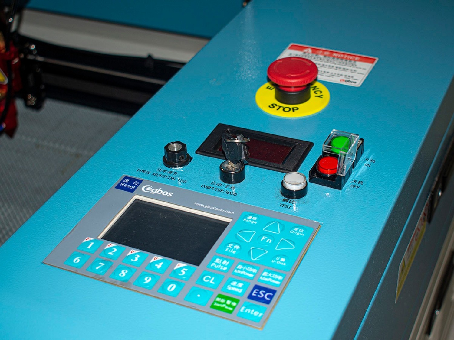 maquina-de-corte-e-gravacao-a-laser-900x600mm-80w-painel